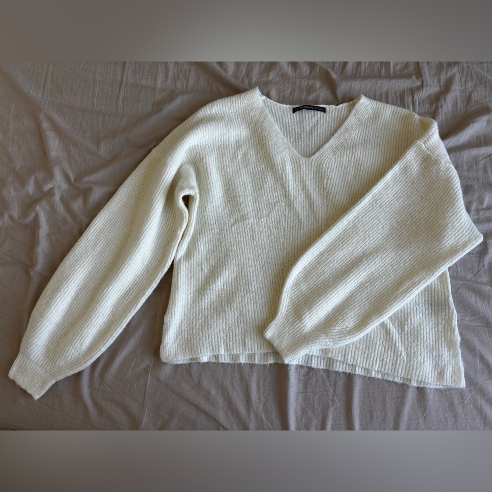 ASOS Cozy White V-Neck Sweater - size 2